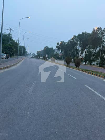 ڈی ایچ اے فیز 8 ڈیفنس (ڈی ایچ اے),لاہور میں 1 کنال رہائشی پلاٹ 4.12 کروڑ میں برائے فروخت۔ ڈی ایچ اے فیز 8 ڈیفنس (ڈی ایچ اے),لاہور میں 1 کنال رہائشی پلاٹ 4.12 کروڑ میں برائے فروخت۔