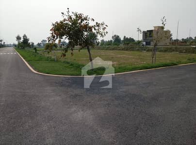 برکی آرچرڈ برکی روڈ,کینٹ,لاہور میں 4 مرلہ رہائشی پلاٹ 25.4 لاکھ میں برائے فروخت۔