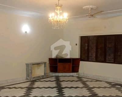 ایف ۔ 11 اسلام آباد میں 4 کمروں کا 1 کنال زیریں پورشن 3.0 لاکھ میں کرایہ پر دستیاب ہے۔