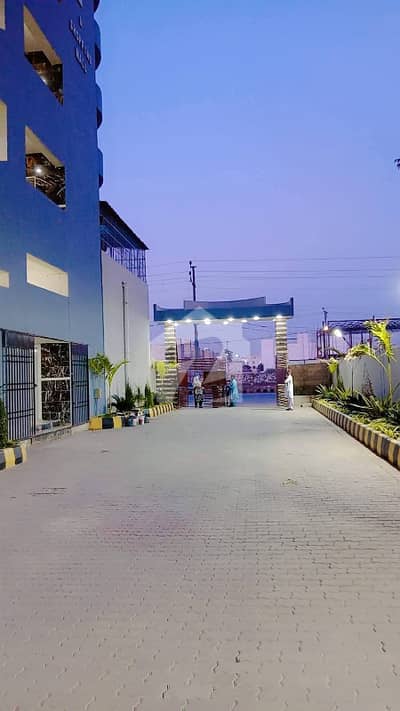 FLAT FOR RENT DANIYAL RESIDENCY SCHEME 33 NEAR SAFOORA CHURANGI RIM JHIM TOWER . CONTACT 0.3. 31.83. 81.5. 86