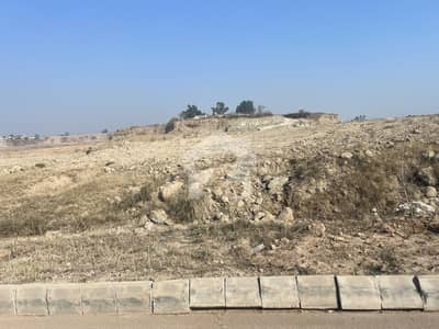 1 Kanal Plot Near Lake Very Close To Possession