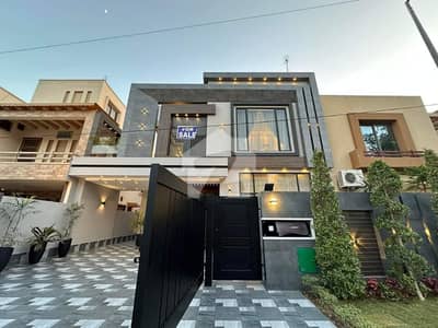 بحریہ ٹاؤن لاہور میں 3 کمروں کا 5 مرلہ مکان 2.05 کروڑ میں برائے فروخت۔ بحریہ ٹاؤن لاہور میں 3 کمروں کا 5 مرلہ مکان 2.05 کروڑ میں برائے فروخت۔