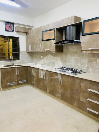 Beautiful Apartment 3Bedrooms 3th floor open View Avlialab For Rent in Askari 10 sector S.