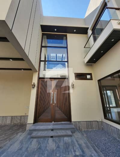 BRAND NEW 1000 YRDS BUNGALOW FOR SALE WITH POOL, THEATER, BASEMENT PHASE 6 MAIN ITTEHAD