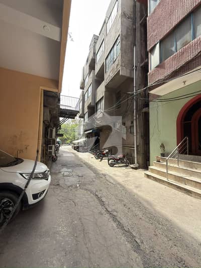 ایمپریس روڈ لاہور میں 6 مرلہ Studio عمارت 10.0 کروڑ میں برائے فروخت۔