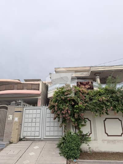 Elegant 1 Kanal Triple-Storey House for Sale in Sector K-5, Phase 3 Hayatabad