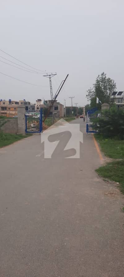 5 MARLA COMERCIAL PLOT FOR SALE ON COLLAGE ROAD LAHORE 5 MARLA COMERCIAL PLOT FOR SALE ON COLLAGE ROAD LAHORE