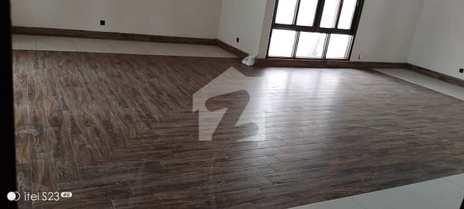 Prime Location 1000 Square Yards House Is Available In Affordable Price In DHA Phase 5