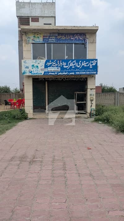 ڈی ایچ اے فیز 8 - بلاک وی فیز 8,ڈیفنس (ڈی ایچ اے),لاہور میں 2 مرلہ Studio دکان 2.6 کروڑ میں برائے فروخت۔