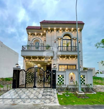 ڈی ایچ اے 9 ٹاؤن ڈیفنس (ڈی ایچ اے),لاہور میں 3 کمروں کا 5 مرلہ مکان 2.55 کروڑ میں برائے فروخت۔ ڈی ایچ اے 9 ٹاؤن ڈیفنس (ڈی ایچ اے),لاہور میں 3 کمروں کا 5 مرلہ مکان 2.55 کروڑ میں برائے فروخت۔
