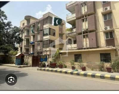 3 bed drawing dinning lounge kitchen parking boundary wall project peace full location family environment prime location bathisland
