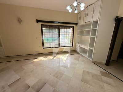 F6 Prime Location Full 5 Bedrooms House For Rent