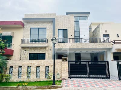10 marla BRAND NEW house for sale