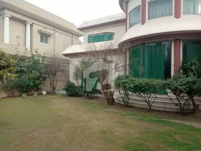 ONE KANAL BEAUTIFULL HOUSE AVAILABLE FOR RENT IN DHA PHASE 2