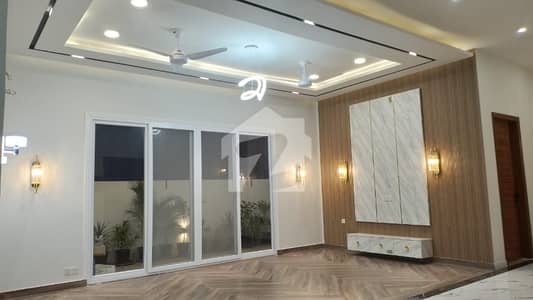 1000sq yards, Precent 7, BrandNew Banglow, Top Class Construction. 1000sq yards, Precent 7, BrandNew Banglow, Top Class Construction.