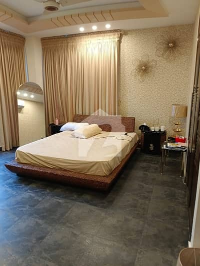 phase 8 Air Avenue 3 bedrooms Apartment available for salr