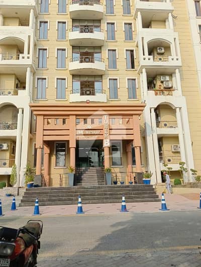 ڈی ایچ اے فیز 8 ڈیفنس (ڈی ایچ اے),لاہور میں 3 کمروں کا 9 مرلہ فلیٹ 3.5 کروڑ میں برائے فروخت۔ ڈی ایچ اے فیز 8 ڈیفنس (ڈی ایچ اے),لاہور میں 3 کمروں کا 9 مرلہ فلیٹ 3.5 کروڑ میں برائے فروخت۔