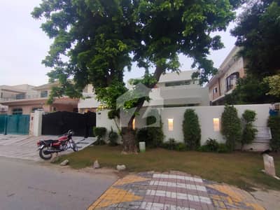 ڈی ایچ اے فیز 4 ڈیفنس (ڈی ایچ اے),لاہور میں 5 کمروں کا 1 کنال مکان 2.4 لاکھ میں کرایہ پر دستیاب ہے۔ ڈی ایچ اے فیز 4 ڈیفنس (ڈی ایچ اے),لاہور میں 5 کمروں کا 1 کنال مکان 2.4 لاکھ میں کرایہ پر دستیاب ہے۔