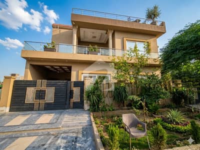 10 Marla Low Budget House For Sale In Khayaban E Amin L Block