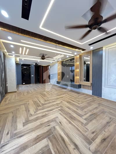 5 Bed Full House Available For Sale In F11 5 Bed Full House Available For Sale In F11