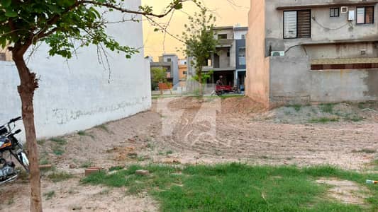 5 Marla Plot For Sale Platinum Block, Park View City Lahore 5 Marla Plot For Sale Platinum Block, Park View City Lahore