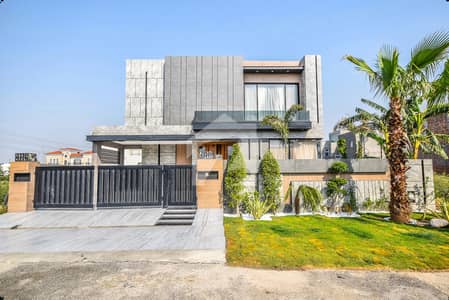 1 KANAL ELEGANT & SUPER HOT LOCATED BUNGALOW IS AVAILABLE IN THE BEST BLOCK OF DHA LAHORE. 1 KANAL ELEGANT & SUPER HOT LOCATED BUNGALOW IS AVAILABLE IN THE BEST BLOCK OF DHA LAHORE.