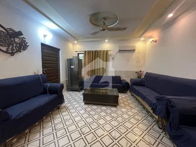 8 marla house for sale in johar town block B1  40 feet road near to markit :Park: masjid (original picture)  double unit  double kitchen  main apporched