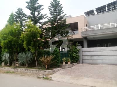 I-8 Beautiful One Kanal Almost Brand New Separate Gate Upper Portion For Rent.