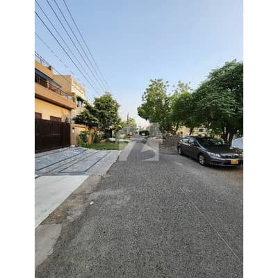 این ایف سی 1 لاہور میں 1 کنال رہائشی پلاٹ 3.48 کروڑ میں برائے فروخت۔