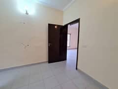 200 Sq Yd 3 Bedrooms Luxury Villa Is Available FOR RENT. 8km From Entrance Of BTK. 3 Bed DDL 1 Kitchen