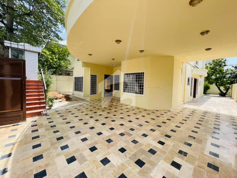 1 Kanal Beautiful House For Rent In F-8 1 Kanal Beautiful House For Rent In F-8