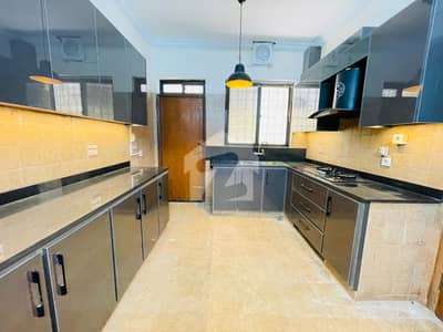 1 Kanal Beautiful House For Rent In F-8