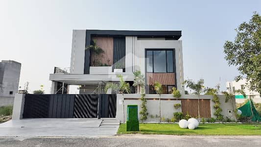 Prime Location House Of 1 Kanal In DHA Phase 7 - Block U Is Available