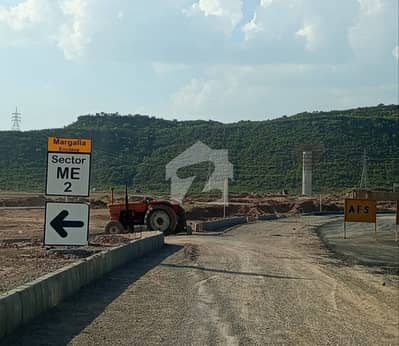 مارگلہ انکلیو مارگلہ ایونیو,اسلام آباد میں 1 کنال رہائشی پلاٹ 6.5 کروڑ میں برائے فروخت۔