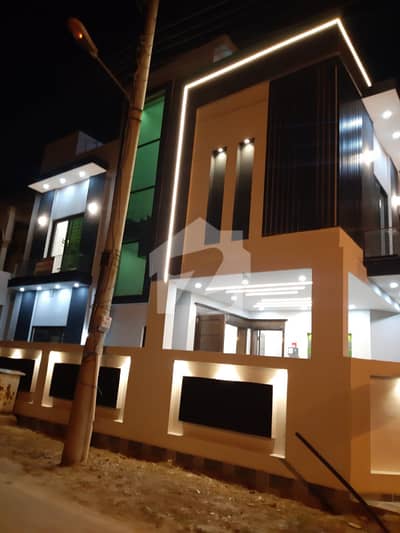 Hot Location! 5 Marla Modern House For Sale In Tariq Gardens, Lahore.