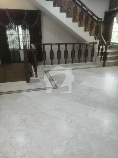 ایف ۔ 11 اسلام آباد میں 5 کمروں کا 1 کنال مکان 6.0 لاکھ میں کرایہ پر دستیاب ہے۔