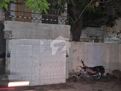 علامہ اقبال ٹاؤن ۔ نیلم بلاک علامہ اقبال ٹاؤن,لاہور میں 2 کمروں کا 8 مرلہ مکان 2.4 کروڑ میں برائے فروخت۔