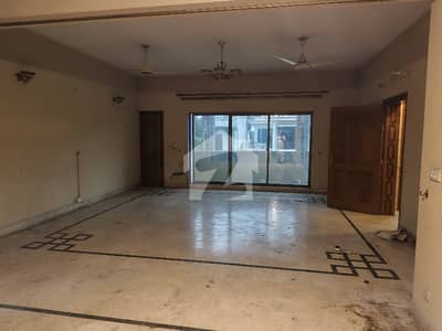 F11 5Bedroom 6bath 1Study rom 3Story marlabal flooring,