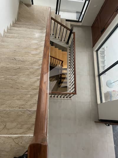 1 Kanal Brand New Luxury Designer House For Rent