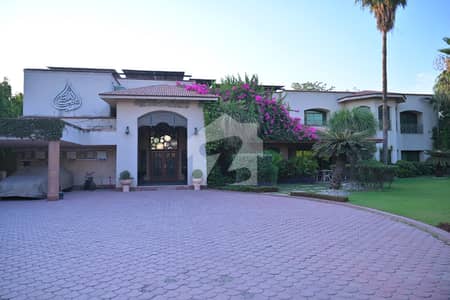 95 Marla Luxurious House On Main GT Road In Gujrat City
