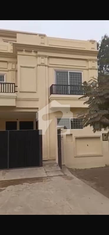 الجلیل گارڈن لاہور میں 4 کمروں کا 5 مرلہ مکان 65.0 ہزار میں کرایہ پر دستیاب ہے۔