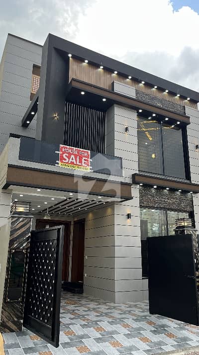 10 Marla Brand New House For Sale near Market , ring road serious client only 10 Marla Brand New House For Sale near Market , ring road serious client only
