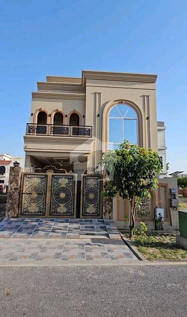 Aesthetic Prime Location House Of 5 Marla For Sale Is Available