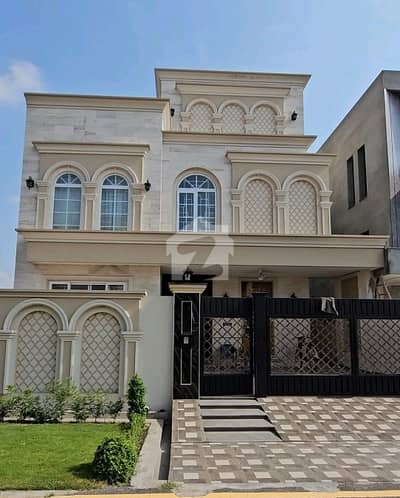 رائل پام سٹی ۔ بلاک ایف رئیل پام سٹی,ایمن آباد موڑ,گوجرانوالہ میں 5 کمروں کا 10 مرلہ مکان 4.2 کروڑ میں برائے فروخت۔