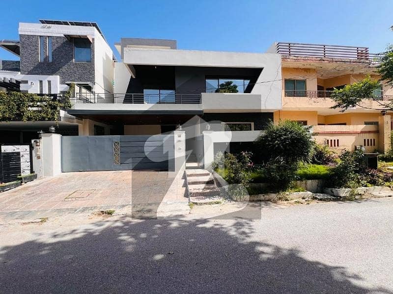Get A 16 Marla House For Sale In E-11 Get A 16 Marla House For Sale In E-11