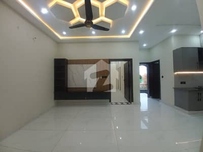 5 Marla Slightly Use Hosue Available For Sale In Canal Garden