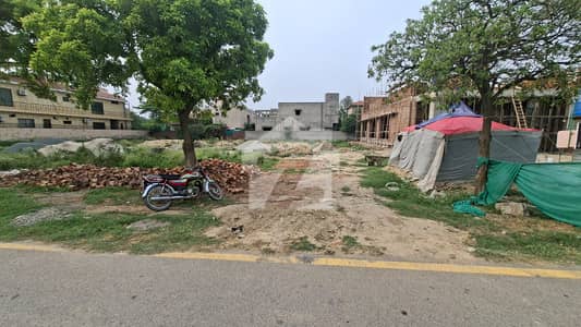 ڈی ایچ اے فیز 8 - بلاک ڈی ڈی ایچ اے فیز 8,ڈیفنس (ڈی ایچ اے),لاہور میں 2 کنال رہائشی پلاٹ 13.75 کروڑ میں برائے فروخت۔ ڈی ایچ اے فیز 8 - بلاک ڈی ڈی ایچ اے فیز 8,ڈیفنس (ڈی ایچ اے),لاہور میں 2 کنال رہائشی پلاٹ 13.75 کروڑ میں برائے فروخت۔