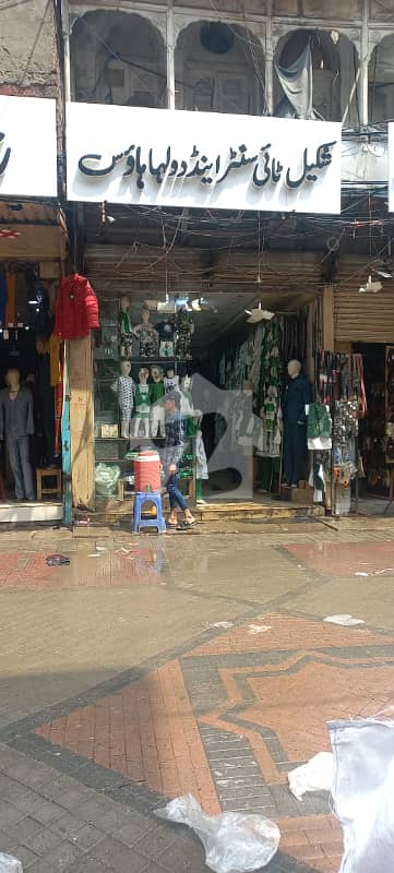 انارکلی لاہور میں 2 مرلہ دکان 4.5 کروڑ میں برائے فروخت۔