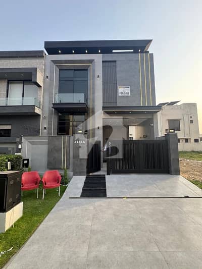 *5 Marla Ultra-Luxury Bungalow For Rent in DHA Phase 9 Town, Lahore*