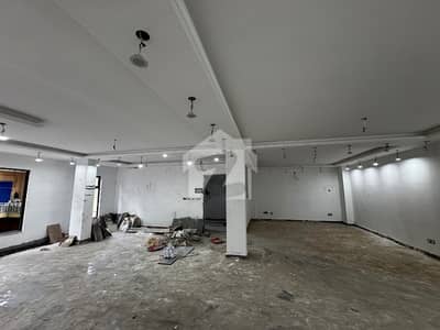 مری روڈ راولپنڈی میں 6 مرلہ Studio دفتر 1.9 لاکھ میں کرایہ پر دستیاب ہے۔
